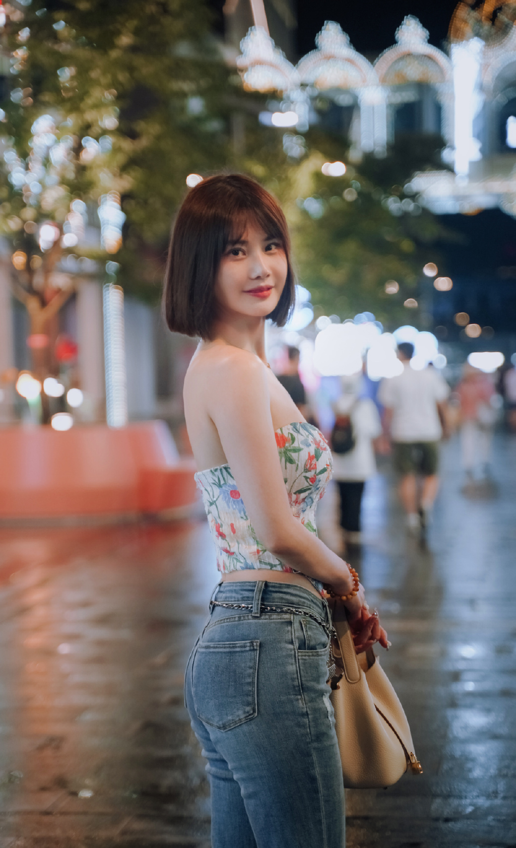 卧槽…这TM才叫御姐！行走的短发荷尔蒙-美美写真